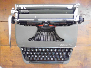 Olympia_Typewriter_2003_001